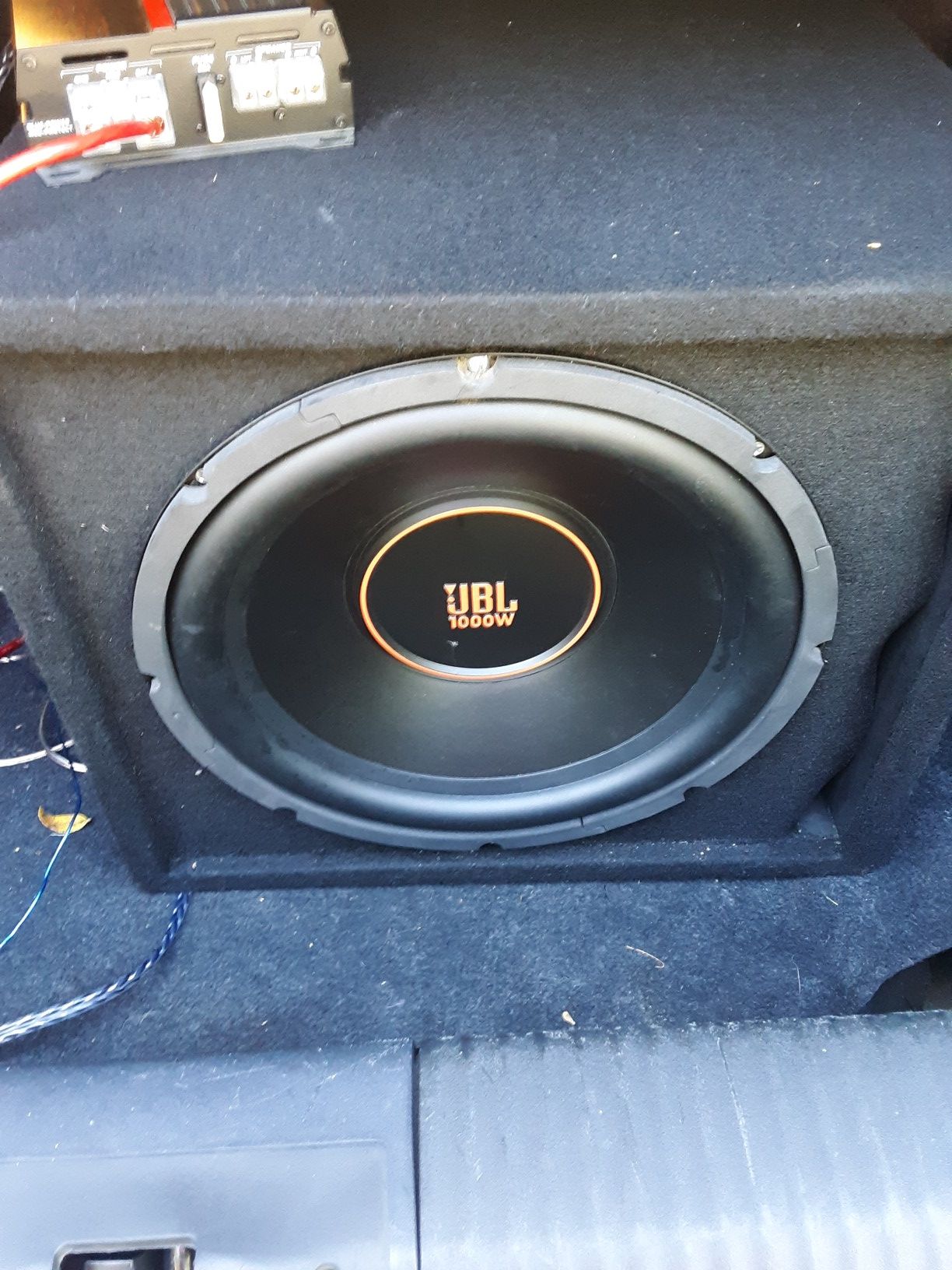 JBL 12" 1000 watts Sub and amp