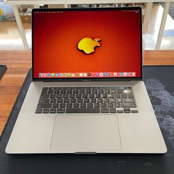 Apple MacBook Pro 16” CORE i7 16GB RAM 500GB Apple Warranty Till 12/17/23 AMD Radeon Pro 5300M