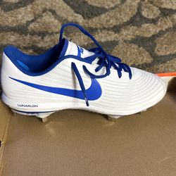 Cleats- 9.5 Women’s = 8 MENS