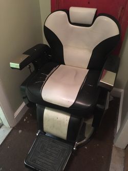 Salon chair