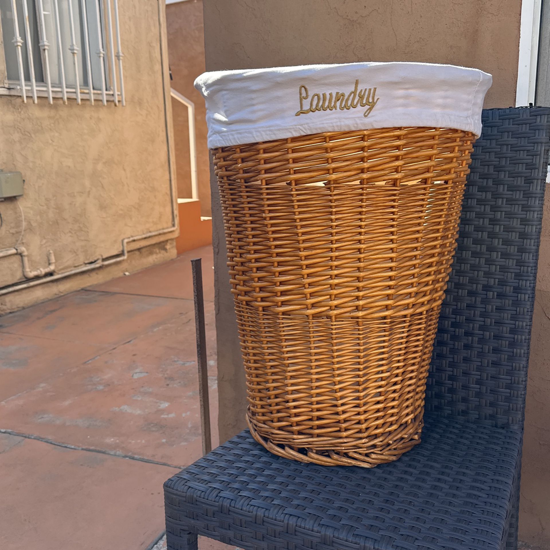 Large Wicker Laundry Basket With Liner and Pocket