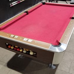 7 Foot Pool Table 