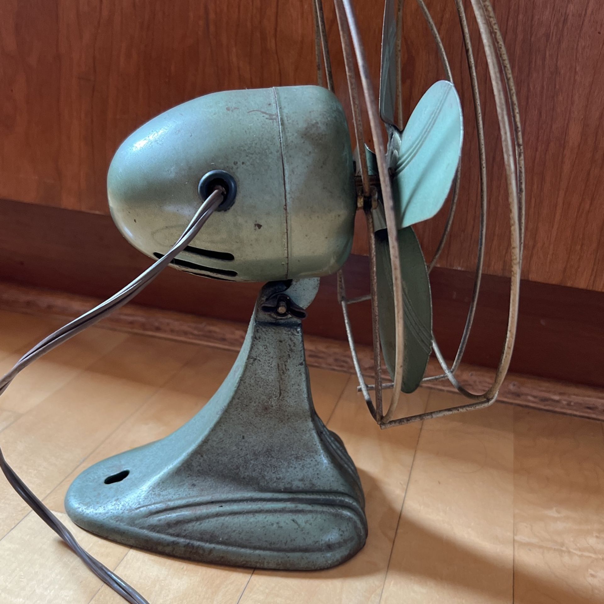 Dominion Vintage Fan , 1 Speed, 9” Wide 11” Tall for Sale in