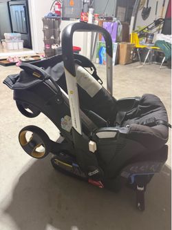 Doona stroller + base + bag
