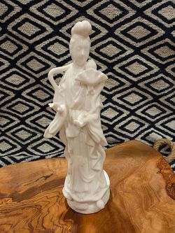 Vintage 1950's white porcelain Buddhist Goddess of Mercy by Blanc de Chine Ardalt Verithin