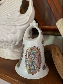 Vintage 1978 porcelain bell collectible