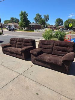 Set of brown couches