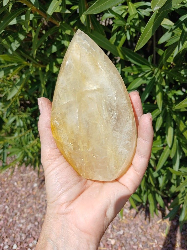 5.75" NEW 1.6 lbs/639 Grams Beautifull Brazilian Golden Healer Quartz Flame