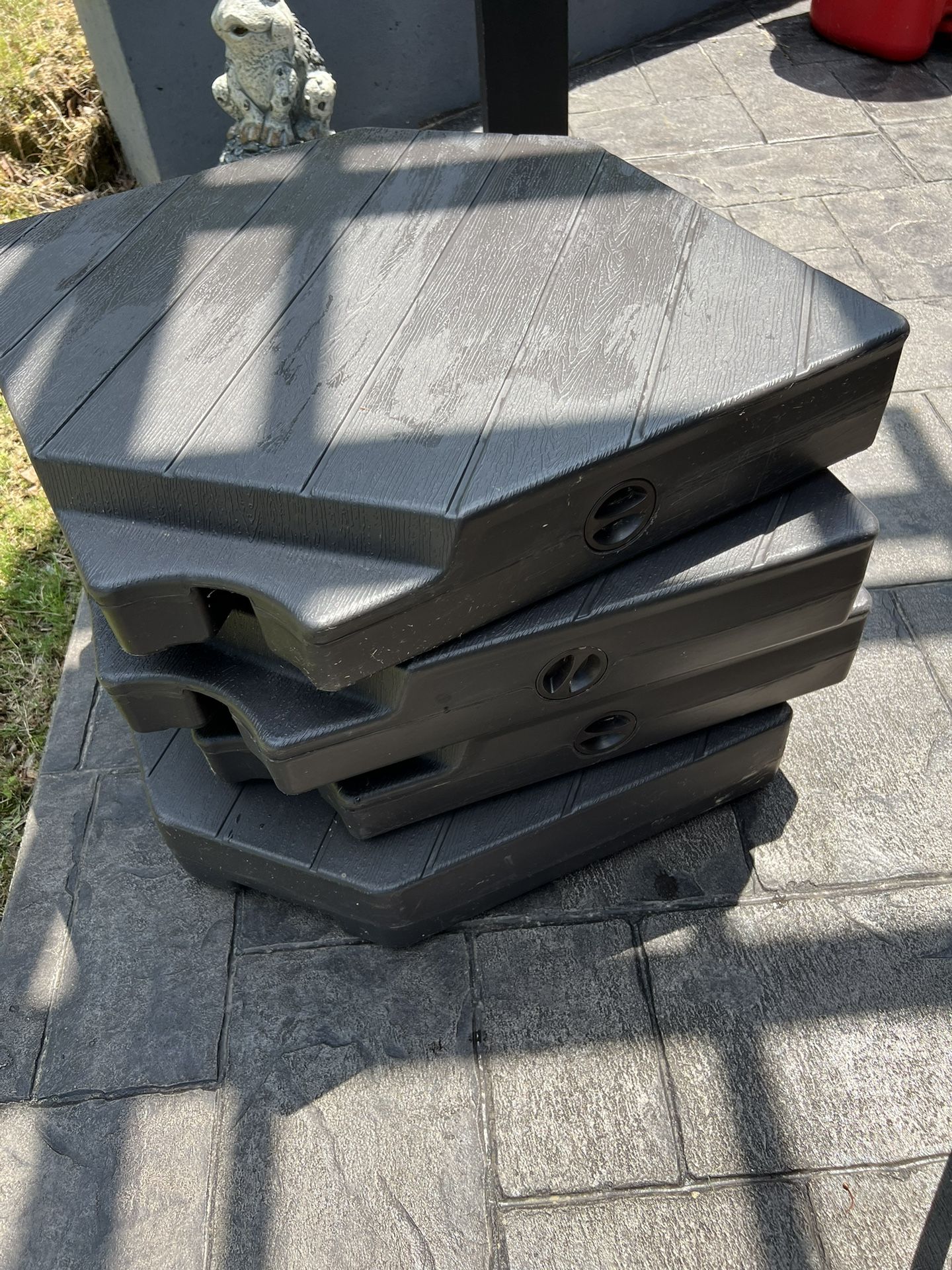 Offset weighted umbrella base
