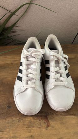 Boys Adidas shoes size 2 1/2