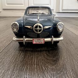 Diecast 1/18 scale 1950 Studebaker champion Road Signature 