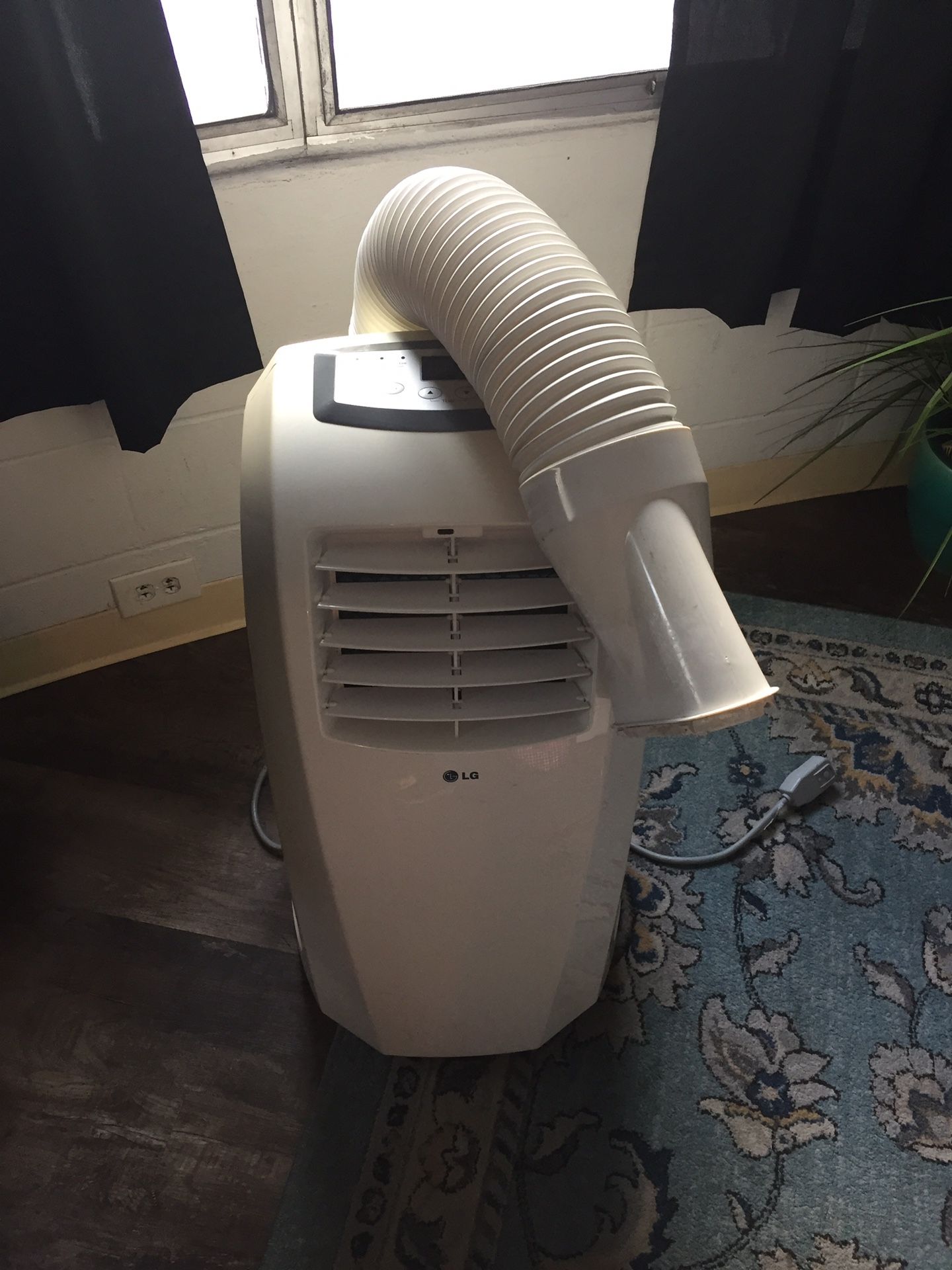 LG PORTABLE AC 10,000 BTU WORKS PERFECT and have 3 other units