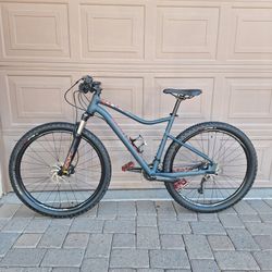 SPECIALIZED JYNX EXPERT 27.5 INCH 10 X 2 SPEED AIR SHOCK LOCKOUT CLEAN ( CHECK MY OTHER BIKES )