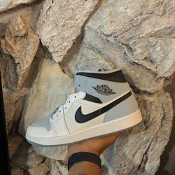 Jordan 1 Mid Ice Blue Sz 11.5