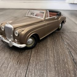 Diecast 1/18 Scale Solido  1961 Bentley S1 Convertible Made In France 