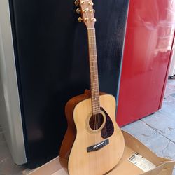 Yamaha F335 dreadnought acoustic guitar
