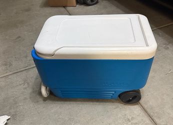 Igloo 38 Quart Wheelie Cooler