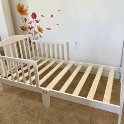Toddler Bed White + Beauty Stand With Mirror