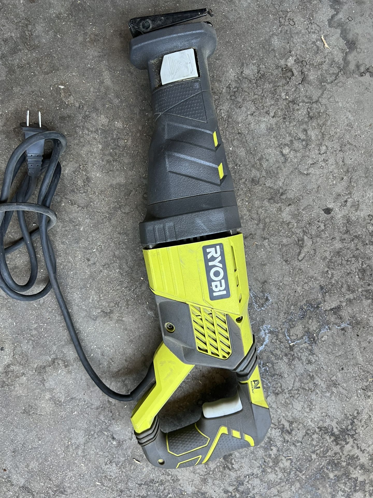 Ryobi Saw