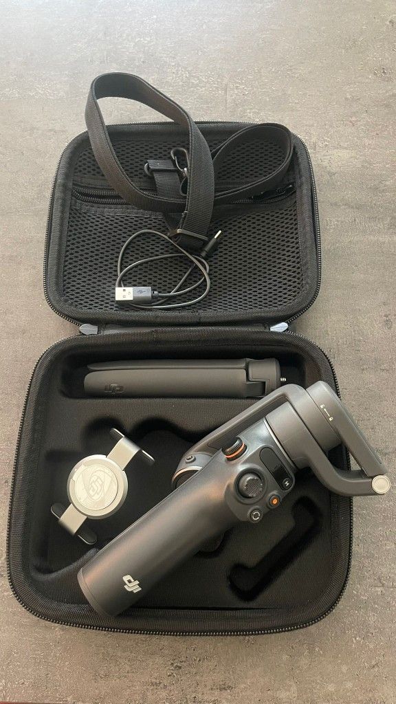 DJl Osmo Mobile 6 / Dark Gray Gimbal Stabilizer