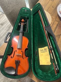 Violin with Bow and Hard Case