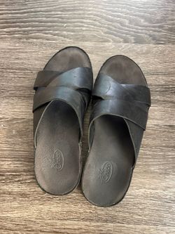 Chacos wayfarer black leather sandals size 6