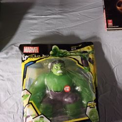 Large Streting Hulk