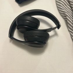 Beats Solo 3 Wireless On The Ear Headphones