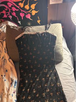 Dresses M/L