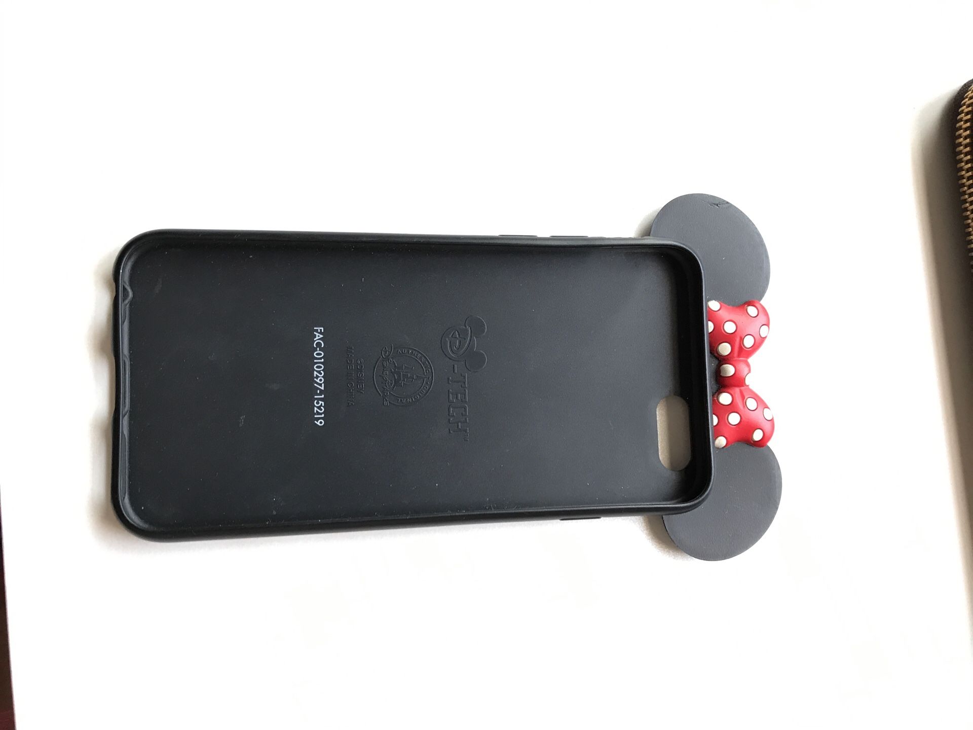 iphone 6s Minnie Mouse case from Disneyland a