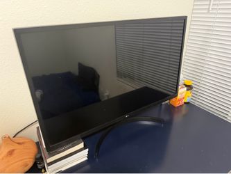 LG monitor with power cord and hdmi cable