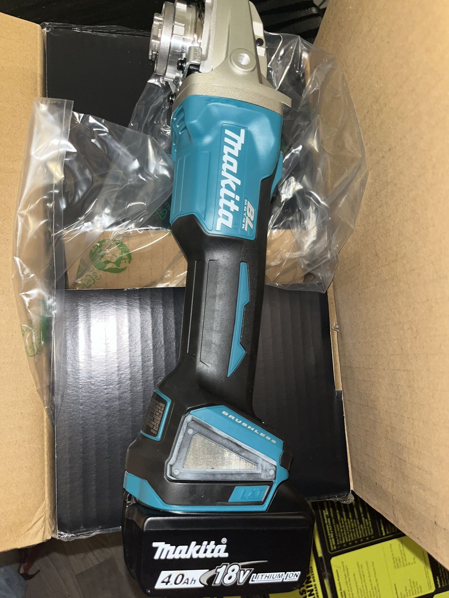 Makita X Lock Angle Grinder