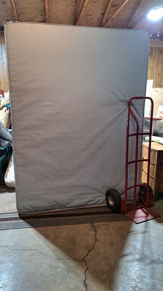 FREE QUEEN SIZE BOX SPRING