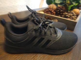 LIKE NEW All Black Women's Cloudfoam Adidas