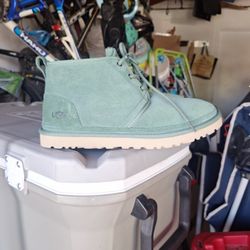 BRAND NEW UGG MENS BOOTS... SYCAMORE COLORWAY. SIZE 12. $40