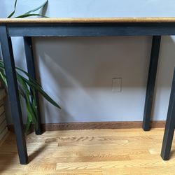 Solid Wood/pine Table