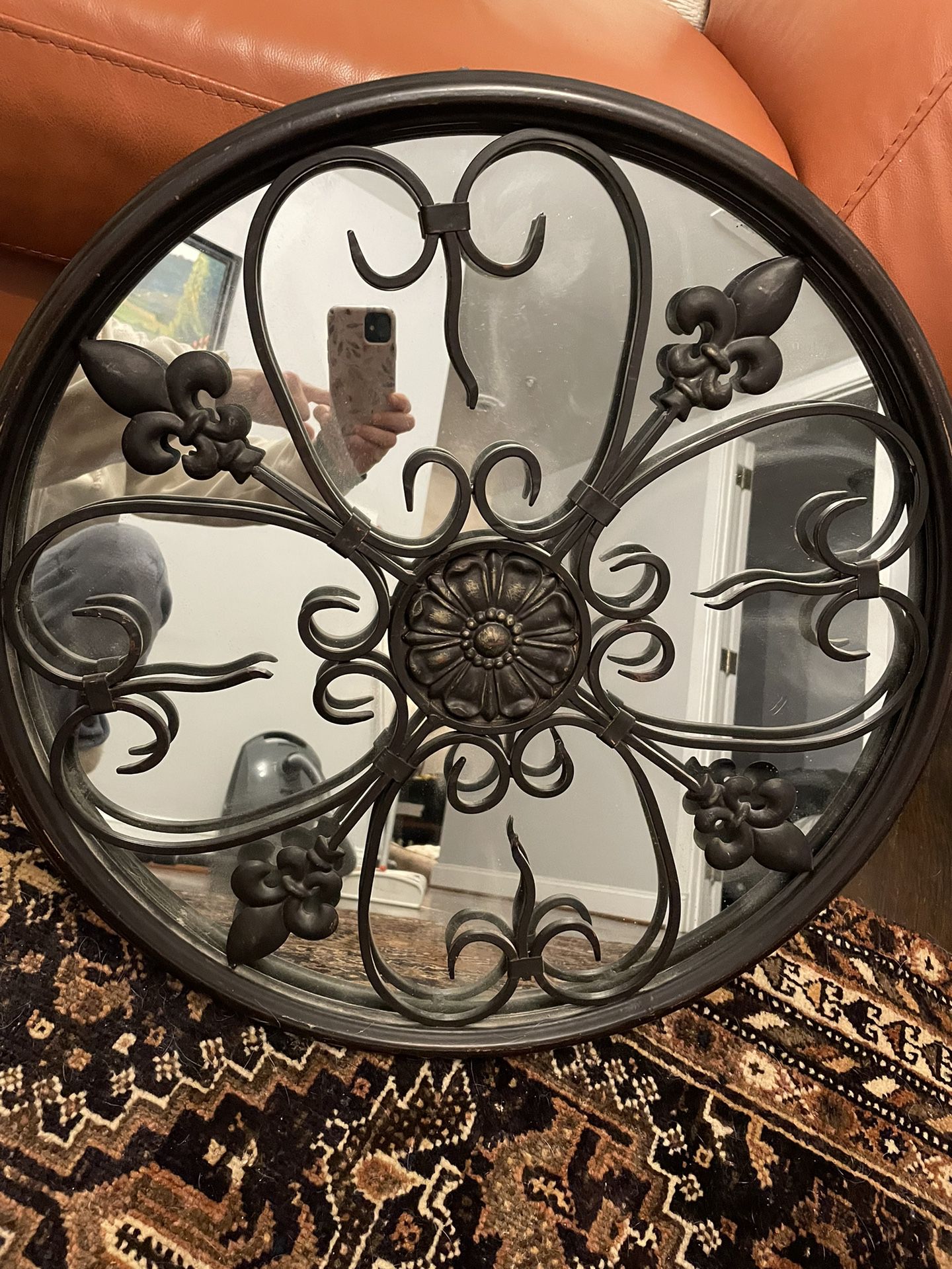 Antique Fleur de Lis Mirror . 21.5 » Diameter 