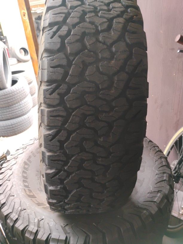 Used Used Set BFG All Terrain 37 1250 17 Lt