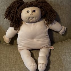 Vintage 1984 Doll Baby Cabbage Patch Doll (17 1/2” Tall) 