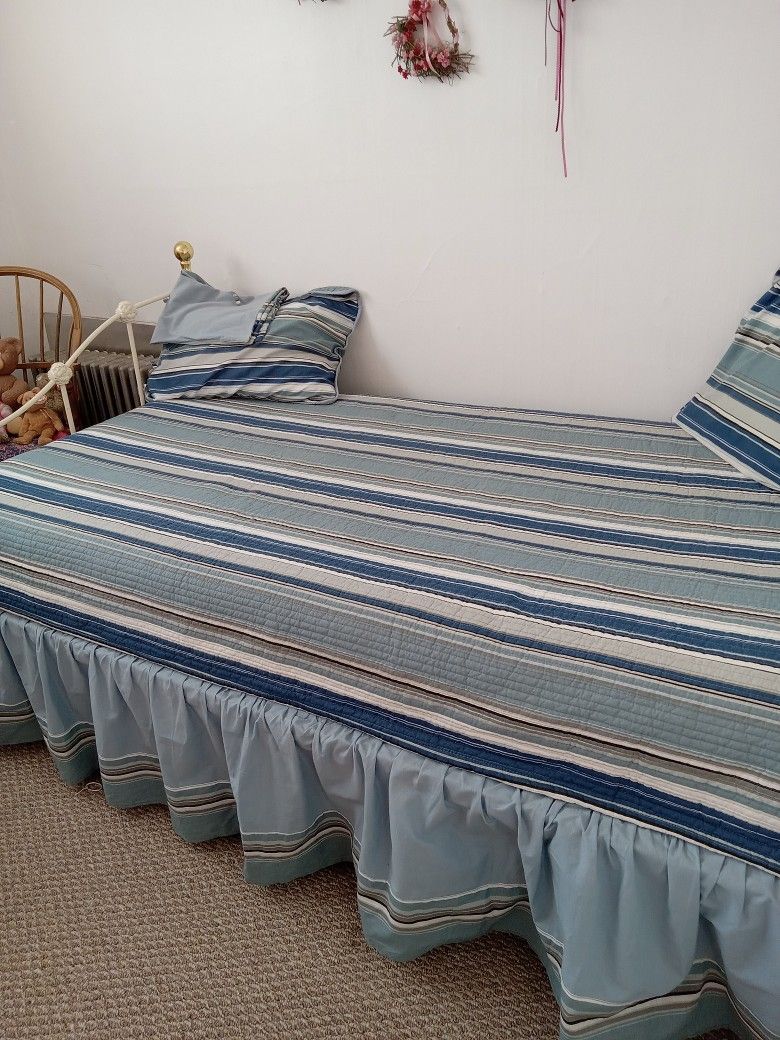 Twin-to Double TRUNDLE BED REDUCED!!!