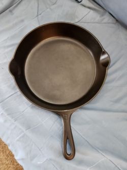 Griswold #9 Cast Iron skillet