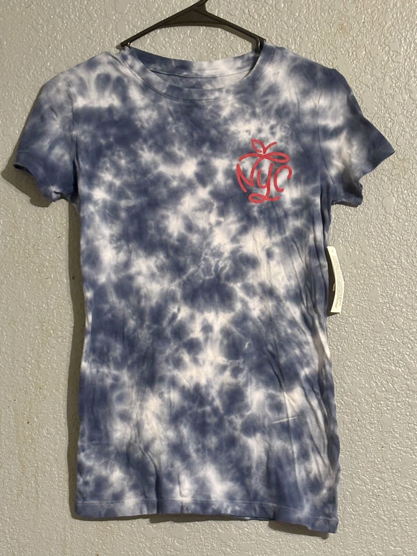 Woman’s Aeropostale Shirt (S)