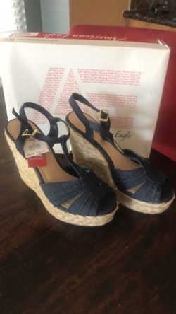 New in Box American Eagle Women’s Denim Wedge Sandals Size 7.5