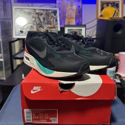NIKE AIRMAX SOLO