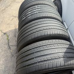 Tired 235/40/19 Goodyear Great Conditions 