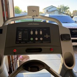Commercial Treadmill Lifetime Fitness 