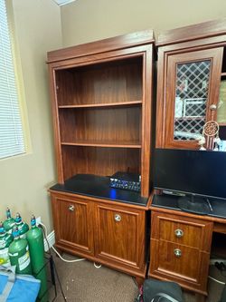 Sturdy bookshelf