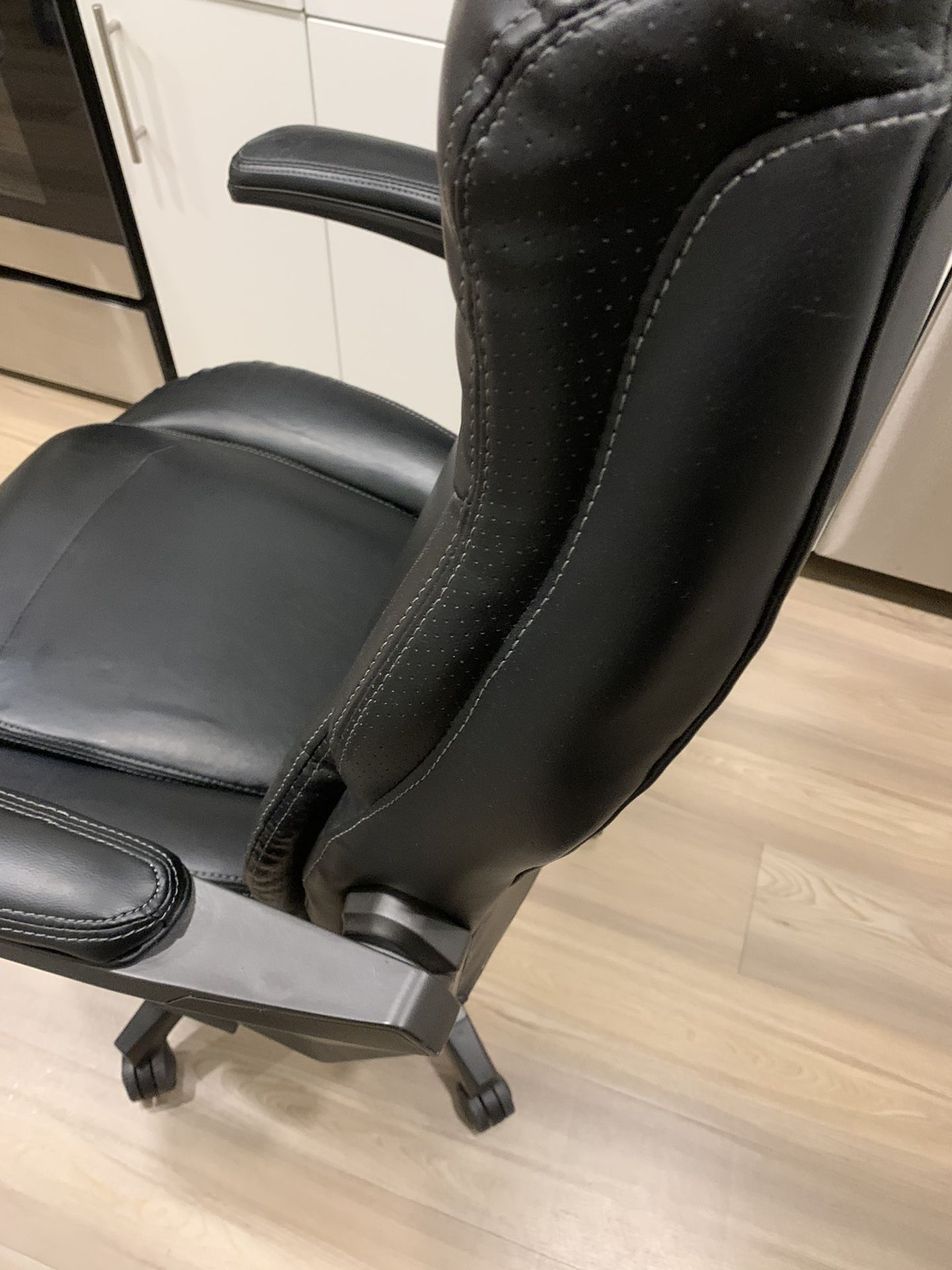 Lazyboy Adjustable Office Chair 