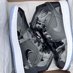 Jordan 1 Mid SE Black Patent (Size 4.5Y) – Worn Once