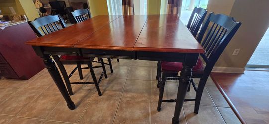 Counter Height Dining Table and 4 Chairs